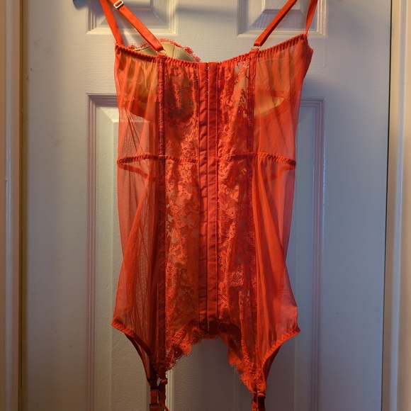 VICTORIAS SECRET Lingerie Red Lace GARTER BUSTIER CORSET Bra 36D NWT - Picture 2 of 6